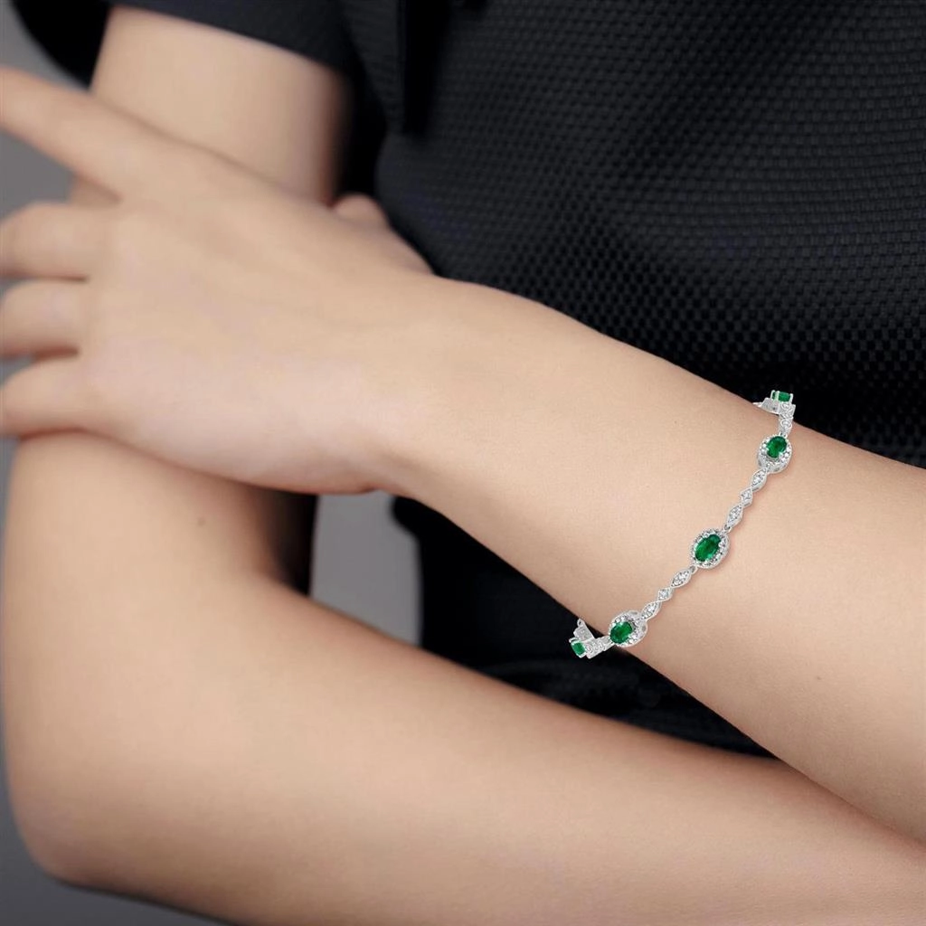 10K White Gold Oval Shape Emerald And Diamond Fancy Link Bracelet