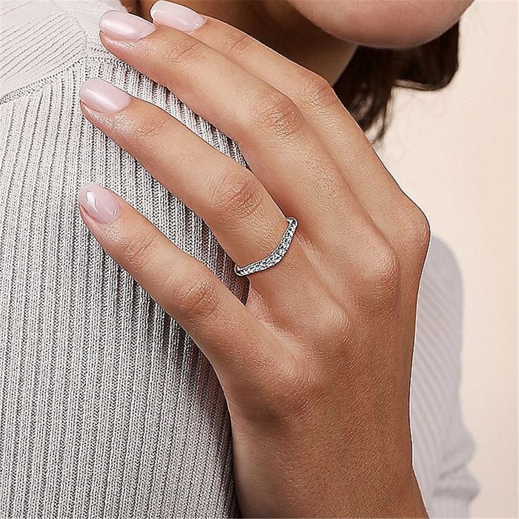 14K White Gold Curved French Pav Diamond Wedding Band