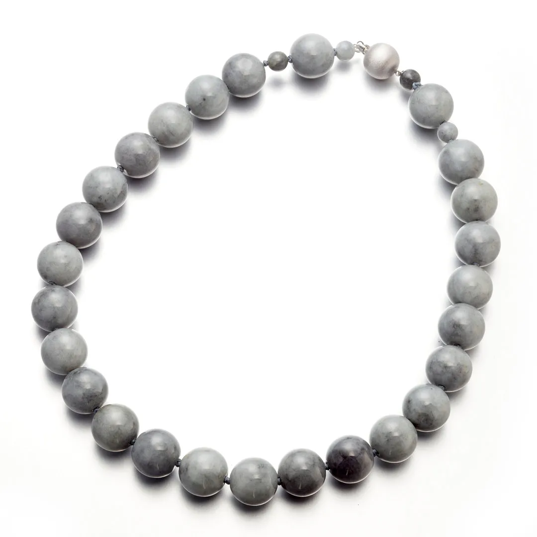 17mm Mottled Gray Jade Bead Necklace