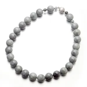 17mm Mottled Gray Jade Bead Necklace
