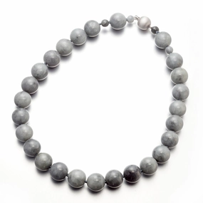 17mm Mottled Gray Jade Bead Necklace
