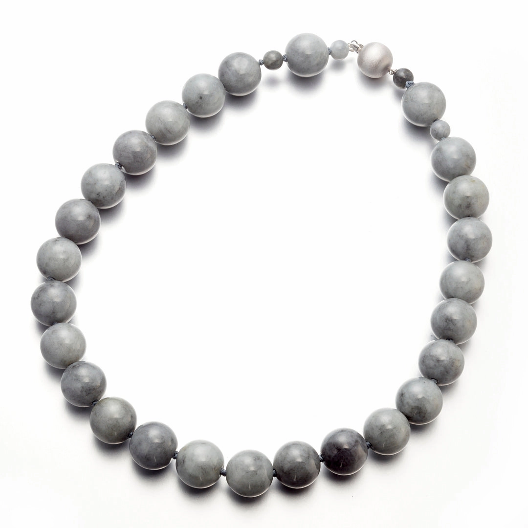 17mm Mottled Gray Jade Bead Necklace