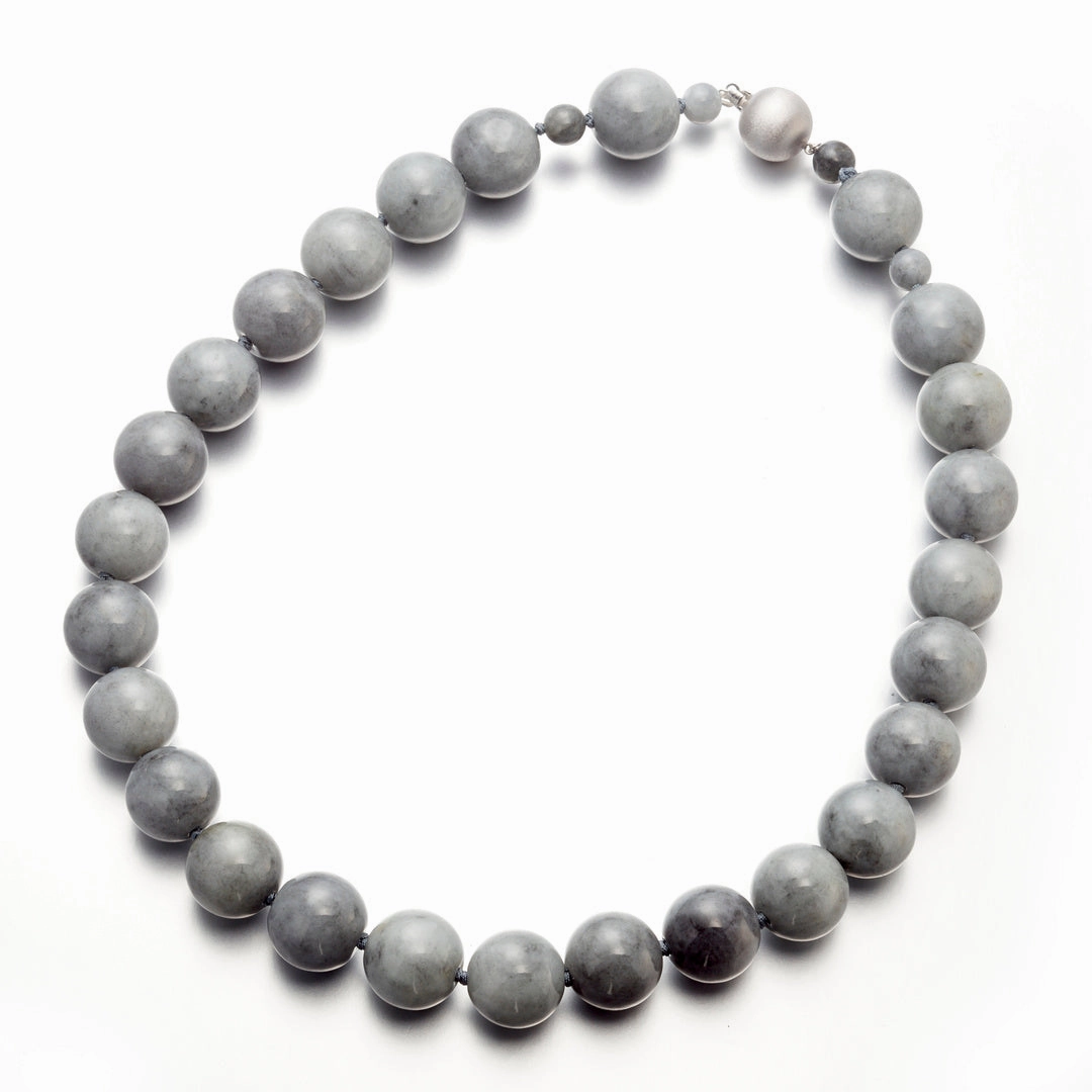17mm Mottled Gray Jade Bead Necklace