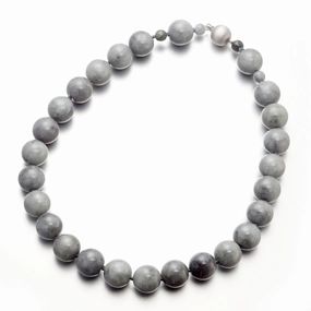 17mm Mottled Gray Jade Bead Necklace