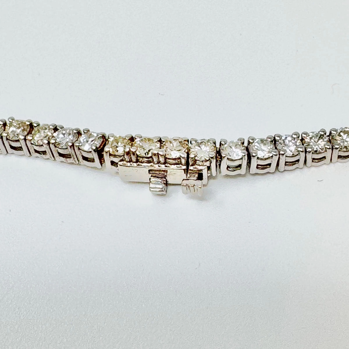 18K White Gold Diamond Tennis Necklace