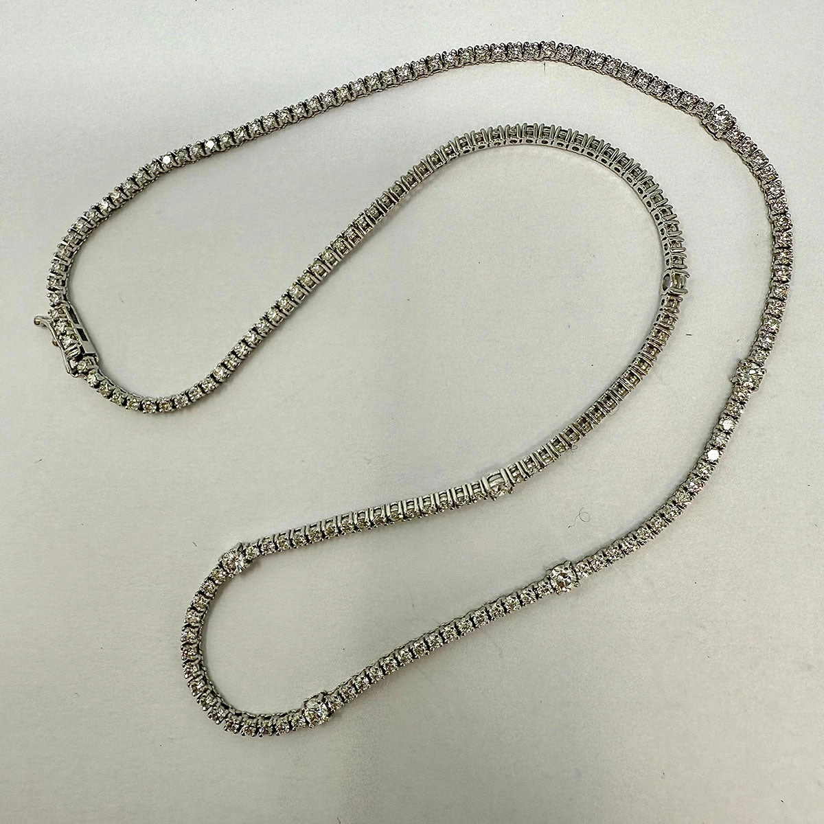 18K White Gold Diamond Tennis Necklace