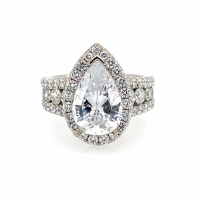 18K White Gold Halo Pear Diamond Engagement Ring