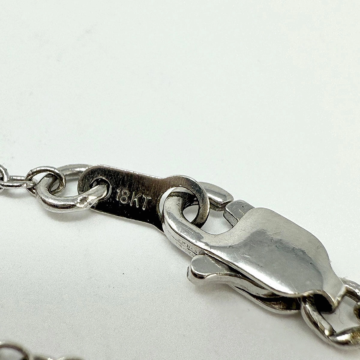 18K White Gold Necklace Diamond with Diamond Heart Pendant