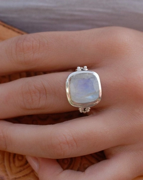 Alice Moonstone Ring ~ Sterling Silver 925 ~MR109 **Best Seller**