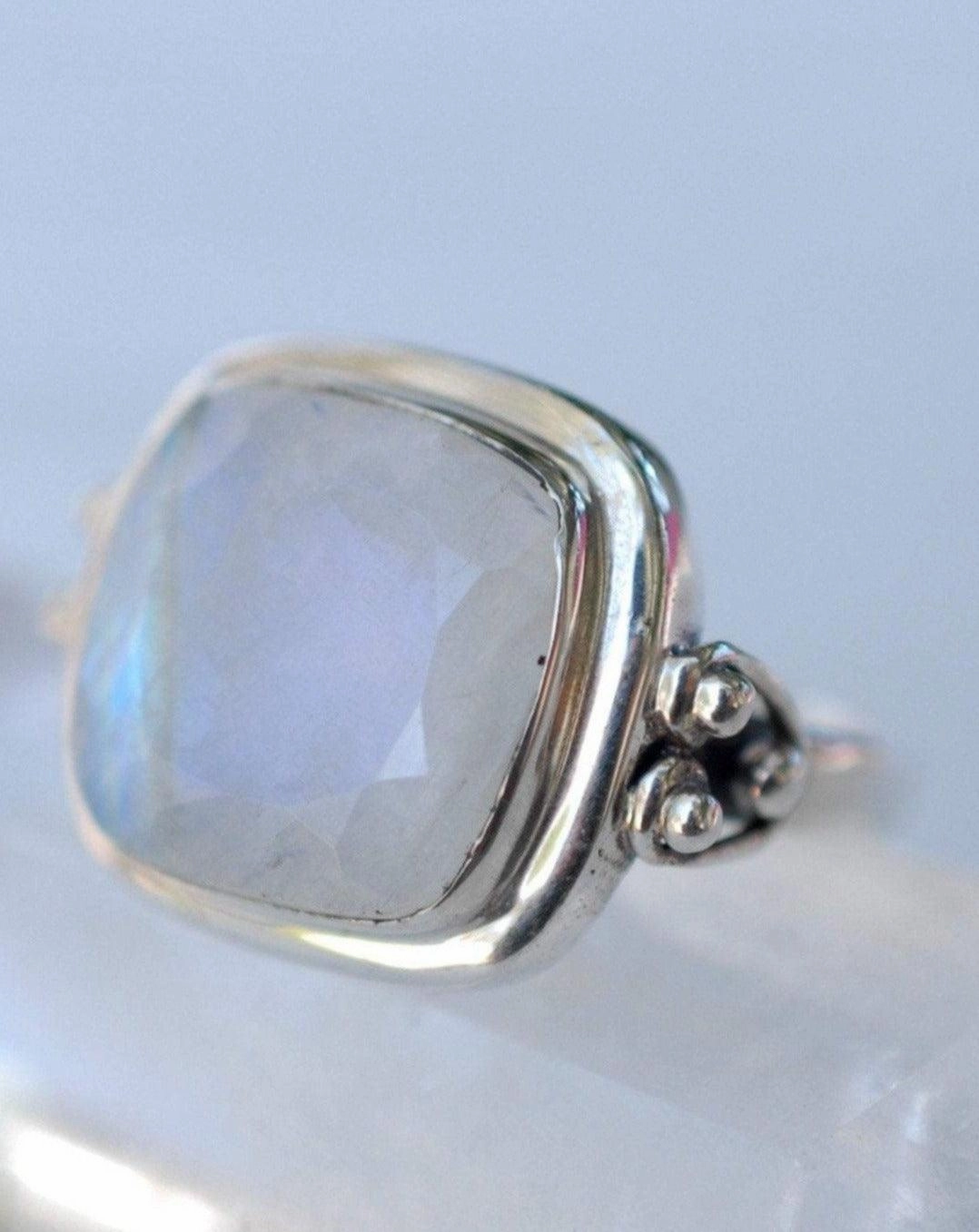 Alice Moonstone Ring ~ Sterling Silver 925 ~MR109 **Best Seller**