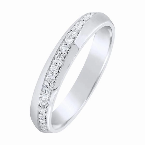 Alliance en or blanc serti de diamants