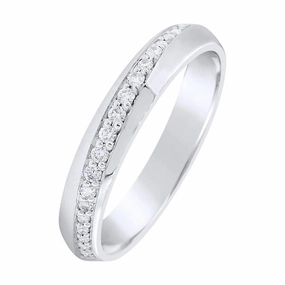Alliance en or blanc serti de diamants