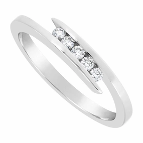 Alliance en or blanc sertie de diamants