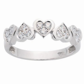 Alliance en or blanc sertie de diamants.