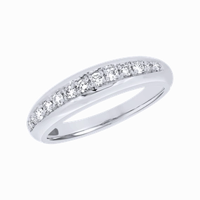 Alliance en or blanc sertie de diamants.