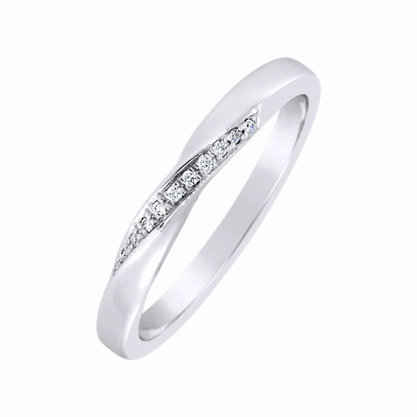 Alliance en or blanc sertie de diamants.