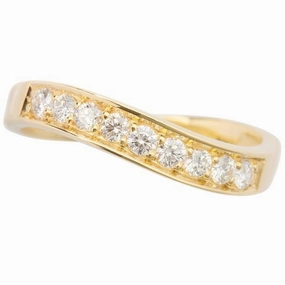 Alliance en or jaune sertie de diamants.