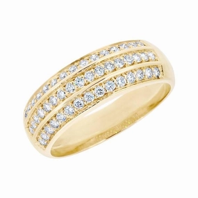 Alliance en or jaune sertie de diamants.