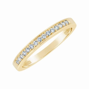 Alliance en or jaune sertie de diamants.