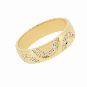 Alliance en or jaune sertie de diamants.