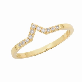 Alliance en or jaune sertie de diamants.