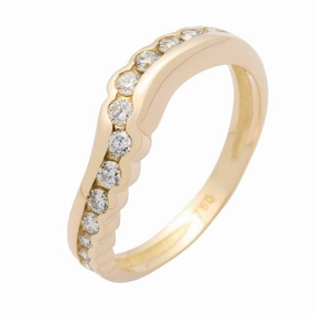 Alliance en or jaune sertie de diamants