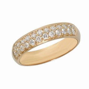 Alliance en or rose sertie de diamants.