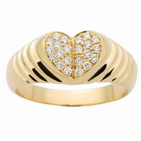 Bague coeur en or jaune sertie de diamants.