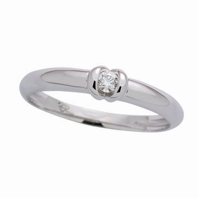 Bague en or blanc sertie d'un diamant.