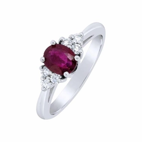 Bague en or blanc sertie d'un rubis et diamants.