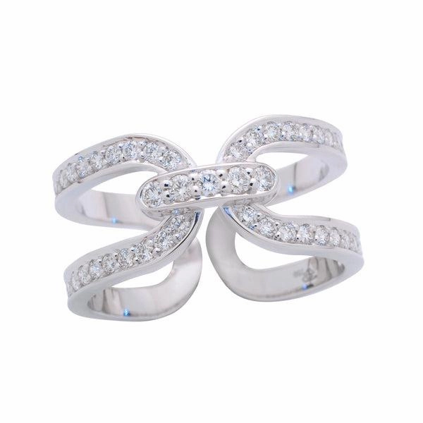 Bague en or blanc sertie de diamants.