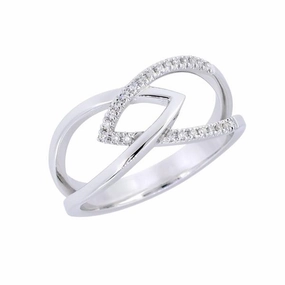 Bague en or blanc sertie de diamants.