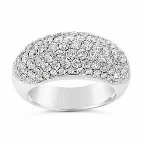 Bague en or blanc sertie de diamants..