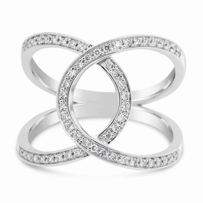 Bague en or blanc sertie de diamants.
