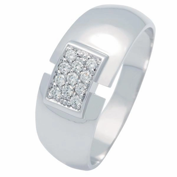 Bague en or blanc sertie de diamants.