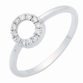Bague en or blanc sertie de diamants.