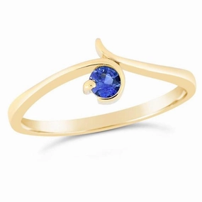 Bague en or jaune sertie d'un saphir.
