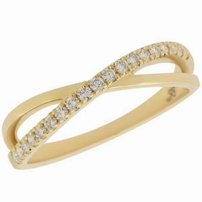 Bague en or jaune sertie de diamants.