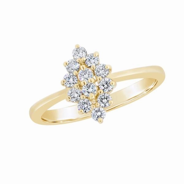 Bague en or jaune sertie de diamants.