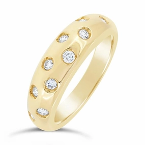 Bague en or jaune sertie de diamants.