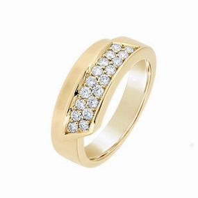 Bague en or jaune sertie de diamants.