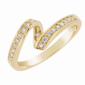 Bague en or jaune sertie de diamants.