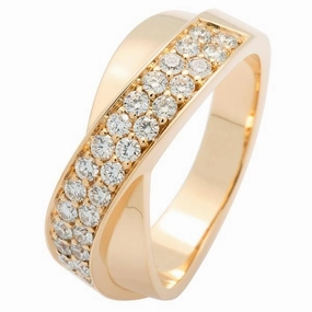 Bague en or jaune sertie de diamants.