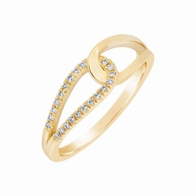 Bague en or jaune sertie de diamants.
