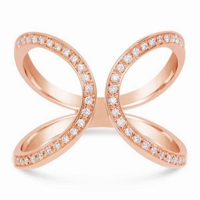 Bague en or rose sertie de diamants.