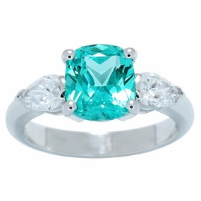 Bague or blanc sertie d'un chrysob??ryl de synthese et de diamants taille poire certifi??s.