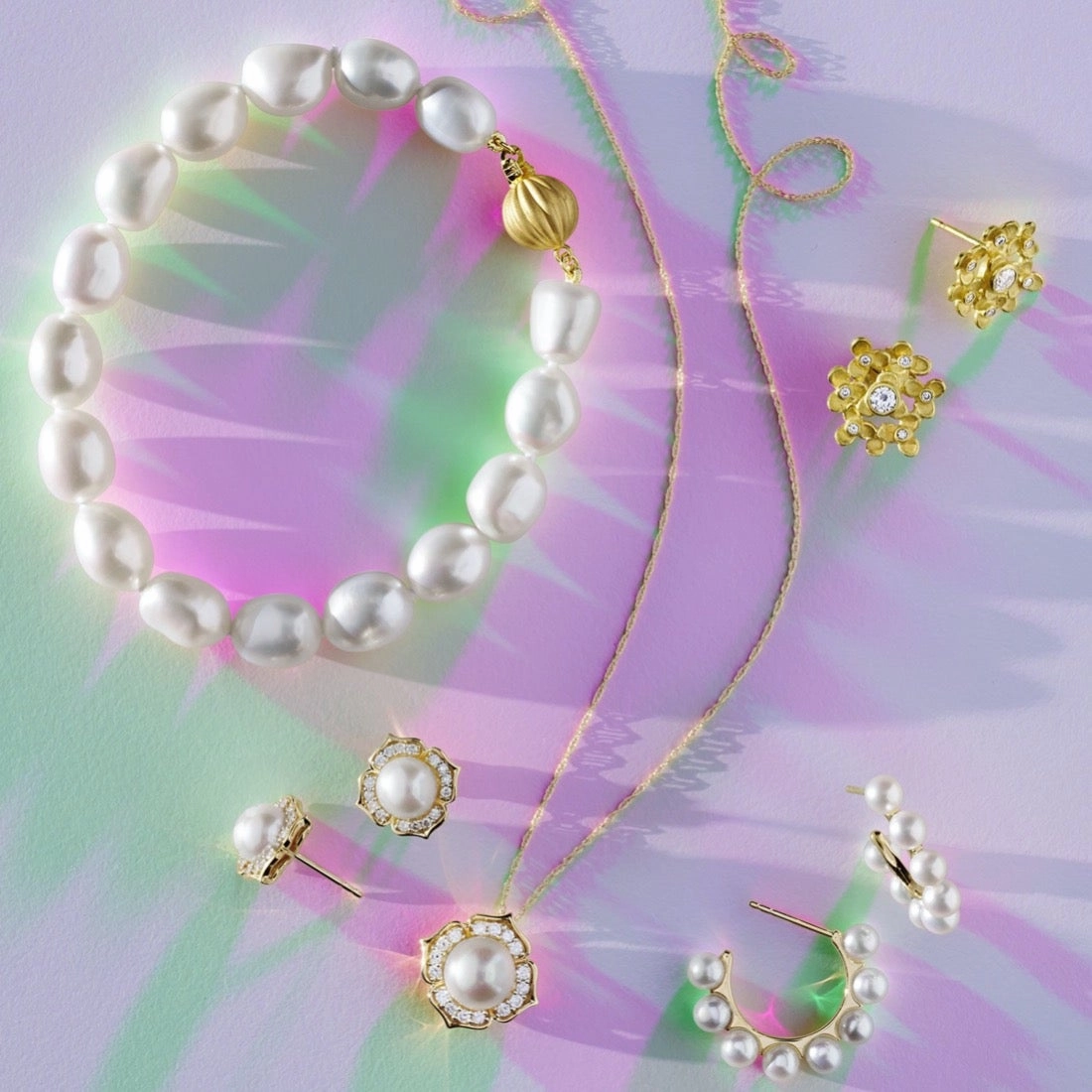 Baroque White Pearl & Gold Bracelet