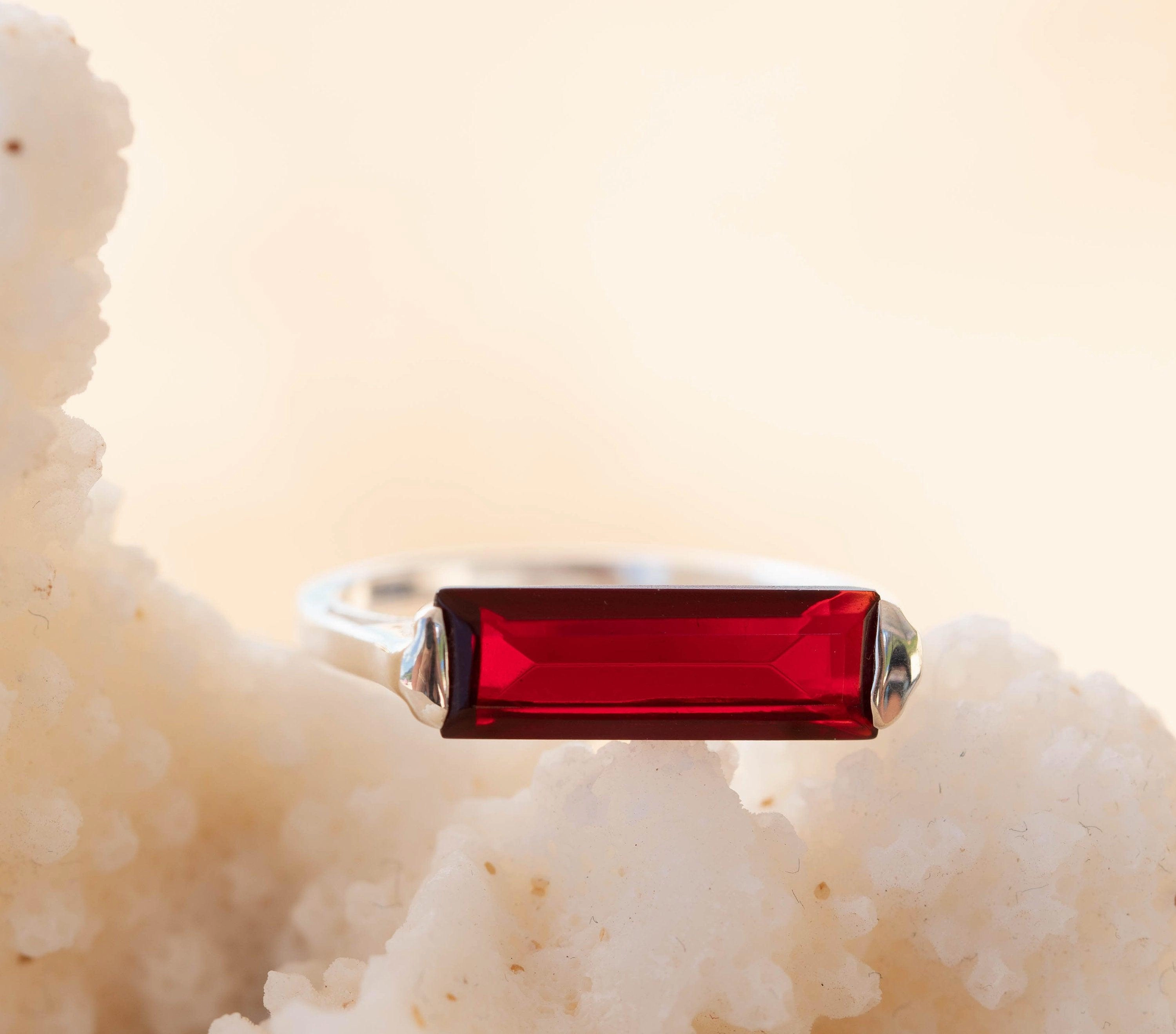 Carine Ring ~ Garnet Hydro ~ Sterling Silver 925 ~ MR232