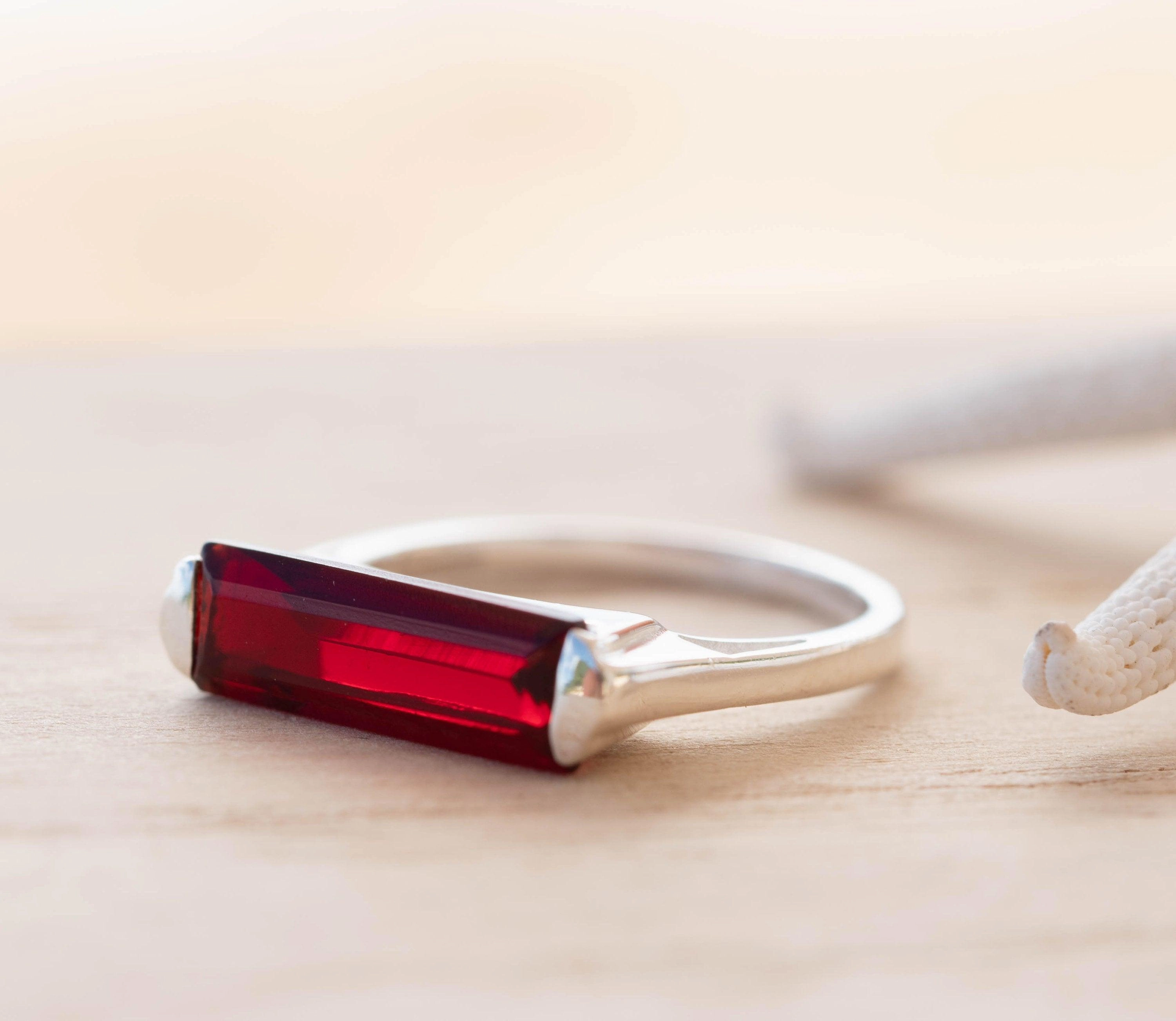 Carine Ring ~ Garnet Hydro ~ Sterling Silver 925 ~ MR232