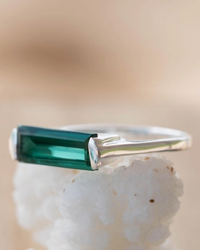 Carine Ring ~ Green Tourmaline Hydro ~ Sterling Silver 925 ~MR231